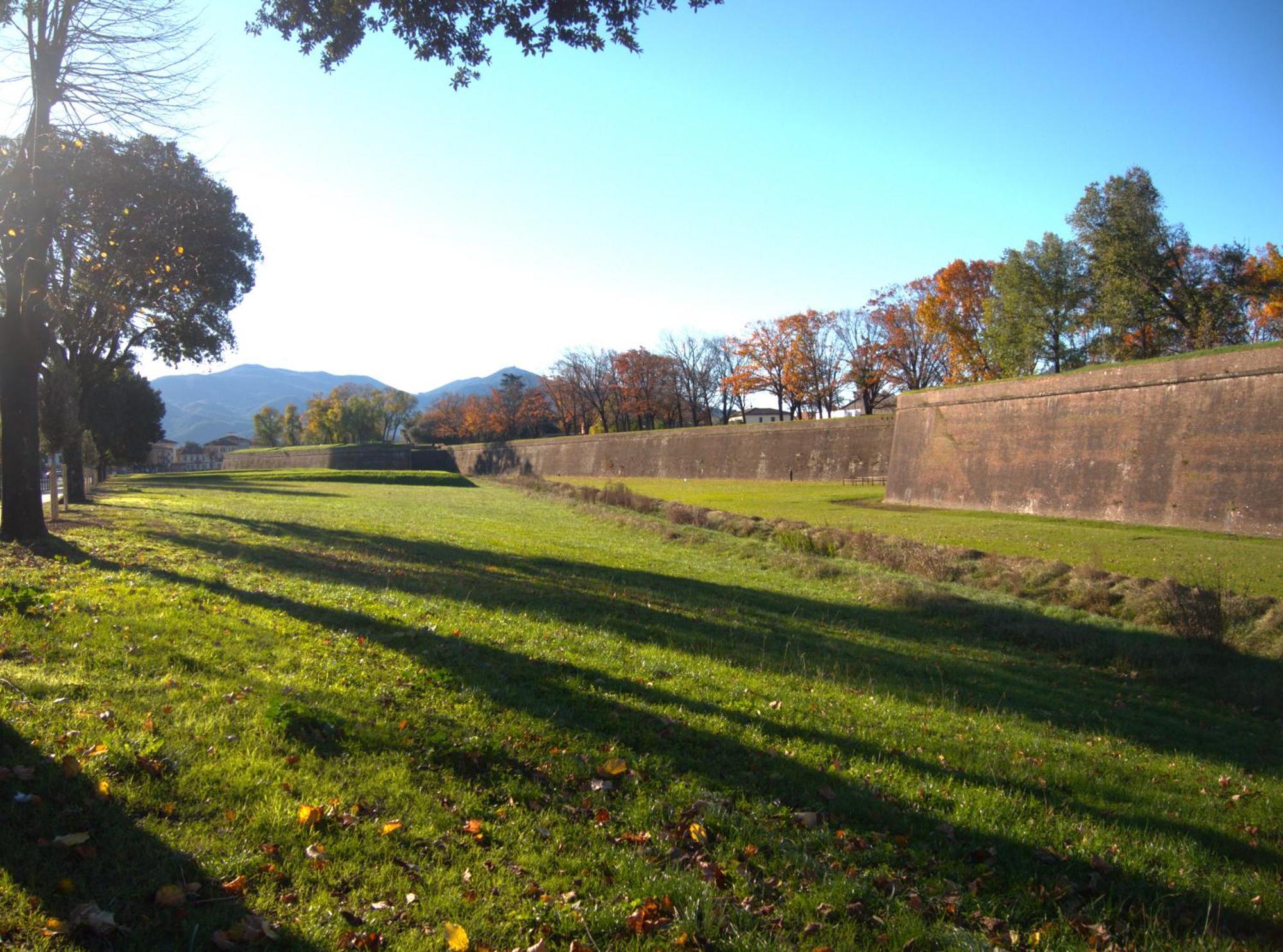 Appartamento Via Grandi - Free Gated Parking - 5 Minutes From Center Lucca Esterno foto